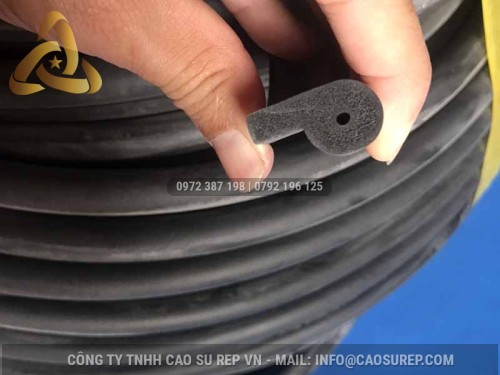 Tìm Hiểu Về Ron Cao Su Cửa Kho - Công Dụng Và Ứng Dựng Thực Tế