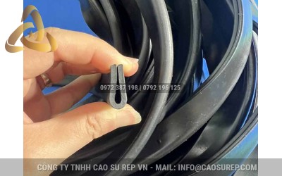 Tủ Điện An Toàn Hơn Với Ron Cao Su: Giải Pháp Hoàn Hảo Cho Môi Trường Khắc Nghiệt